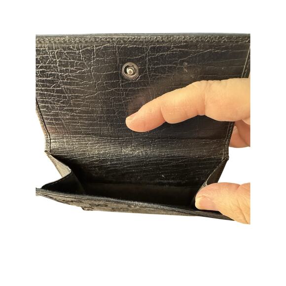 Authentic GUCCI Leather Black Bi-fold C Clasp Wallet W/Box - Picture 9 of 9